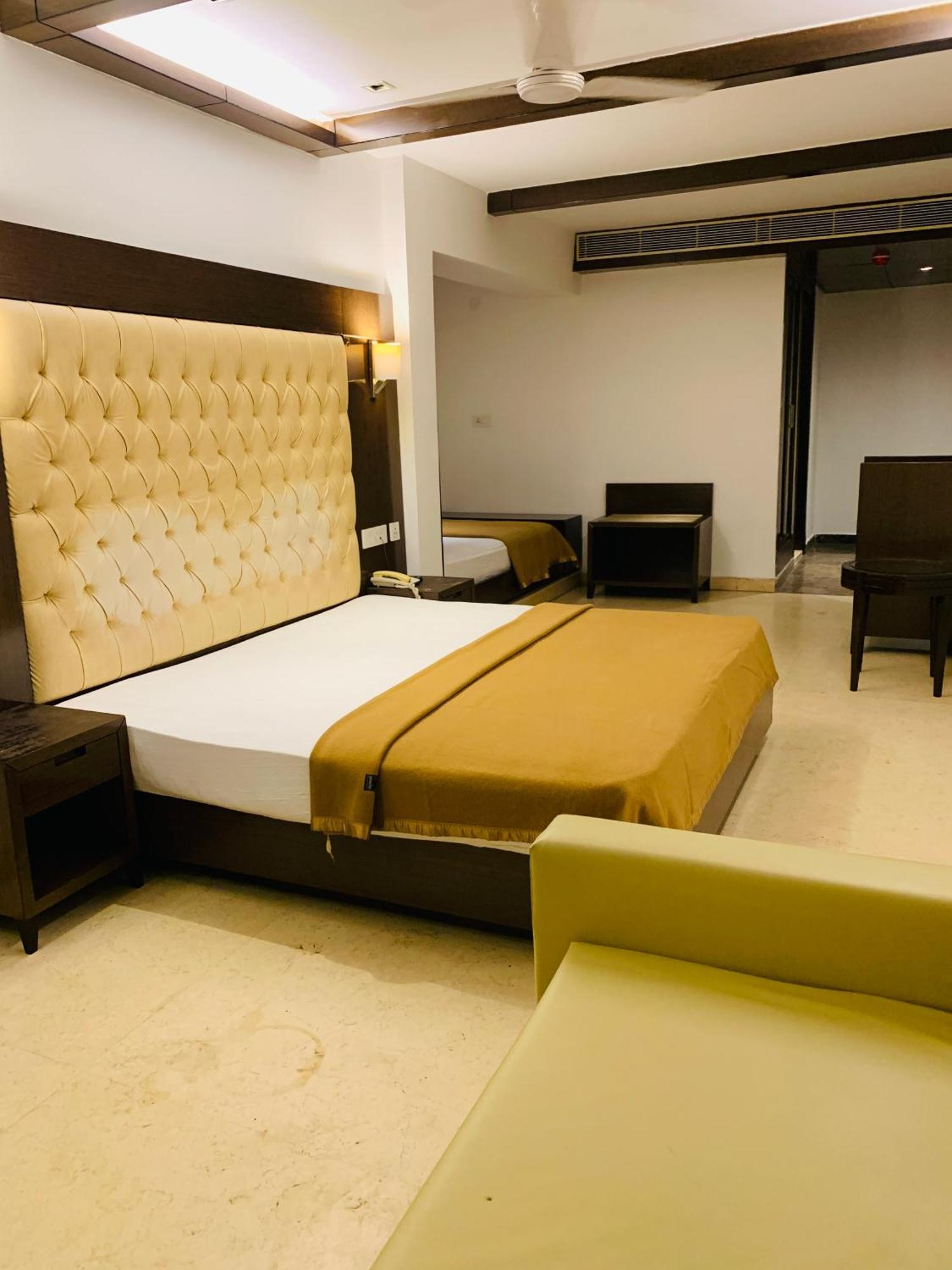 Metropolis Tourist Home Paharganj New Delhi Bagian luar foto