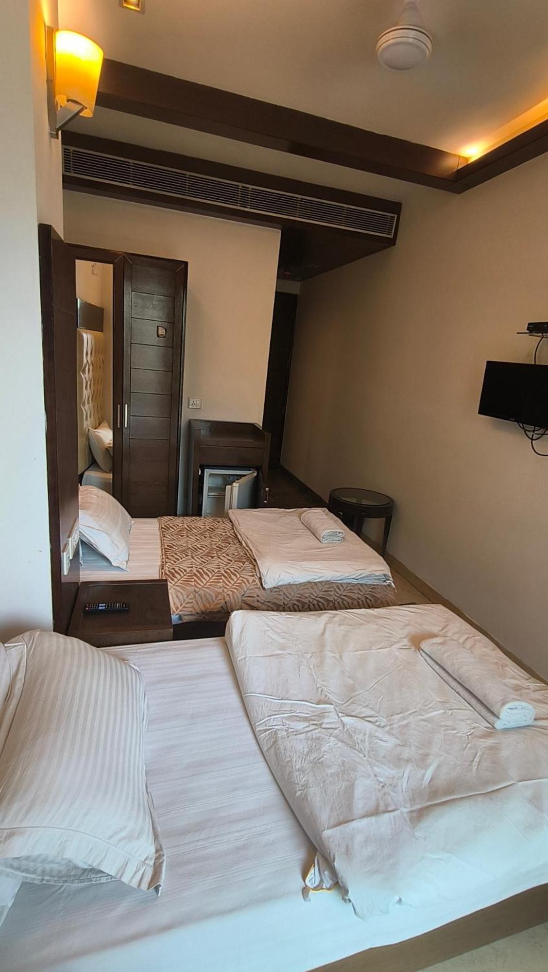 Metropolis Tourist Home Paharganj New Delhi Bagian luar foto