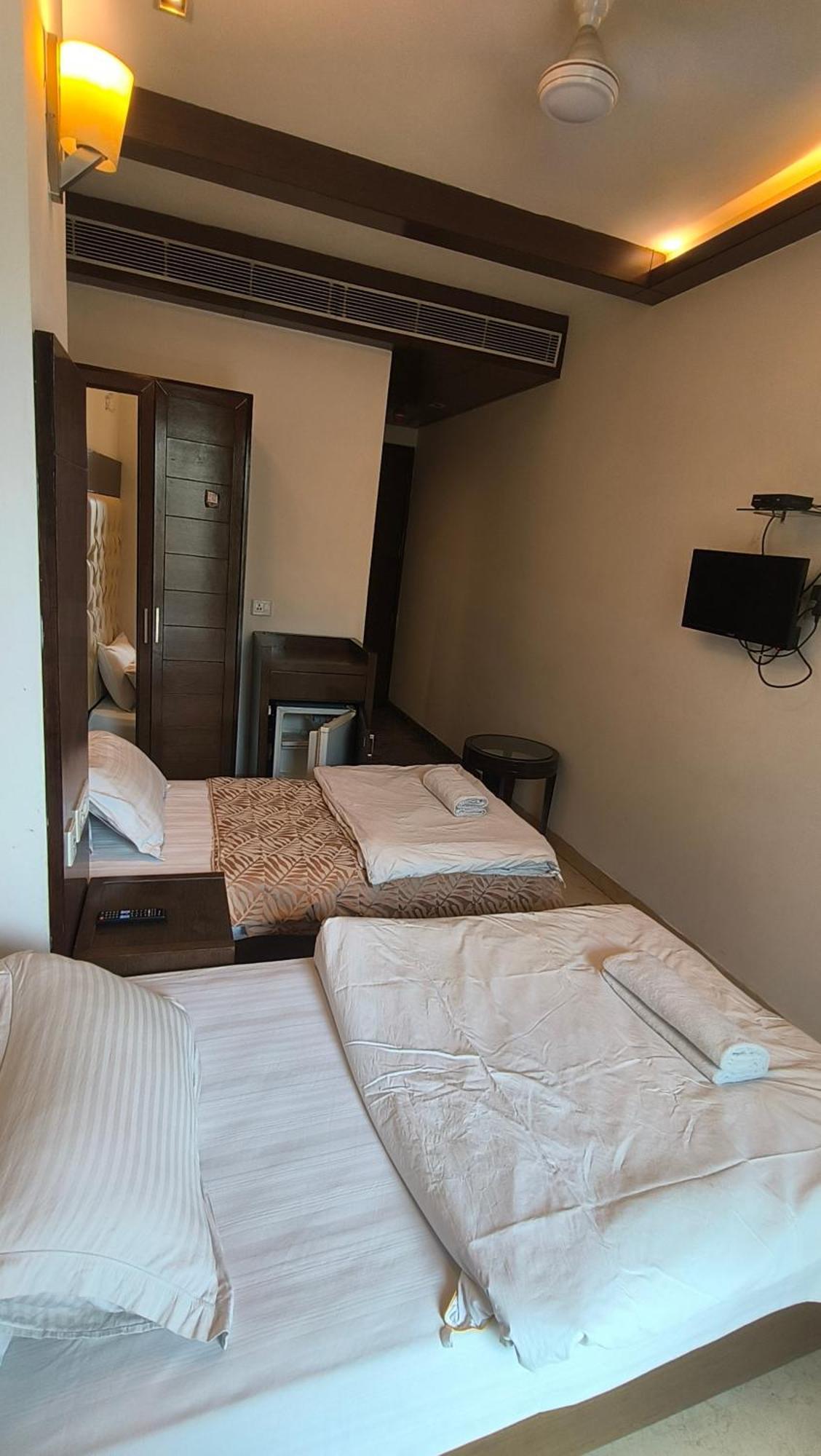 Metropolis Tourist Home Paharganj New Delhi Bagian luar foto