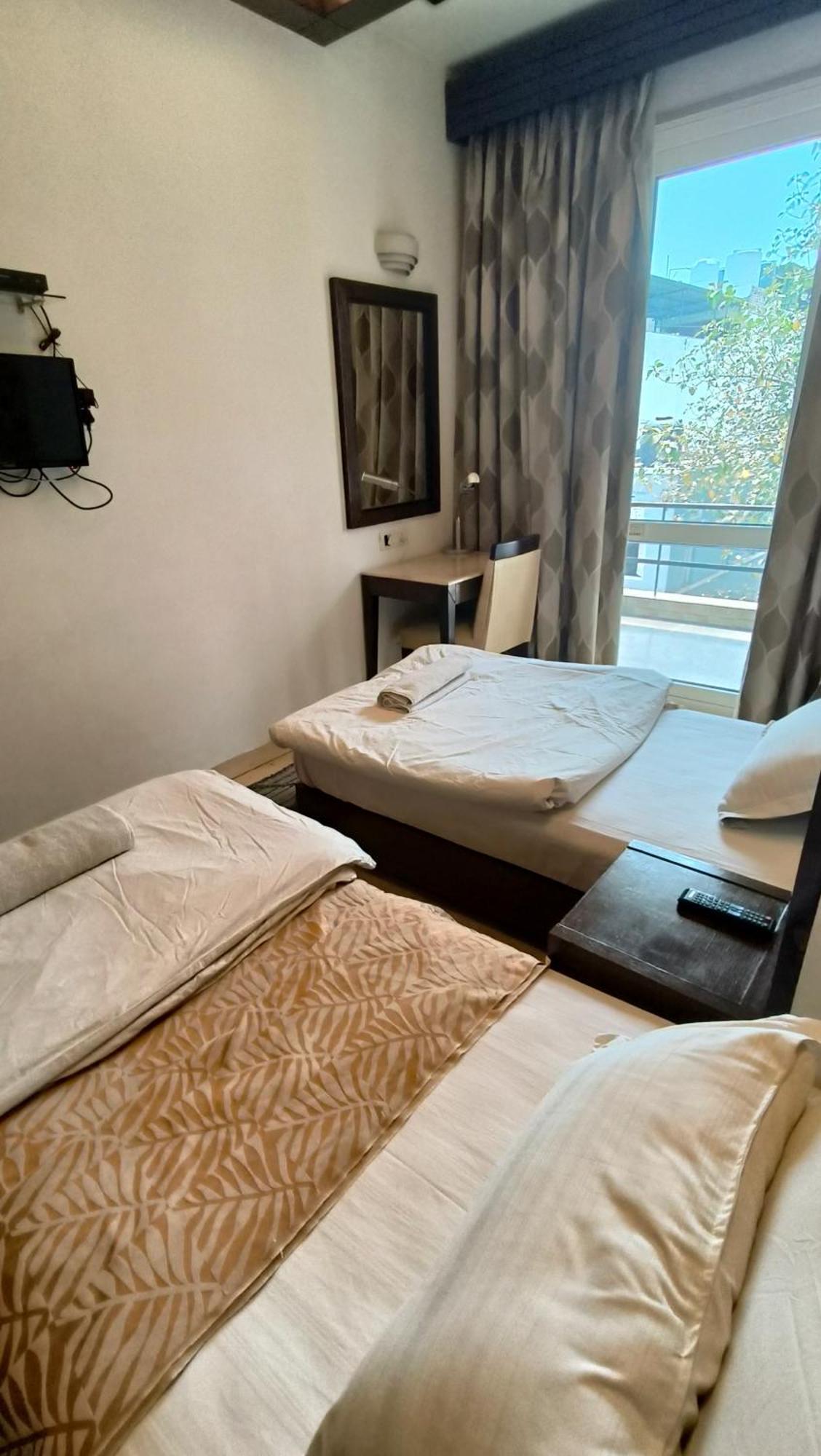 Metropolis Tourist Home Paharganj New Delhi Bagian luar foto